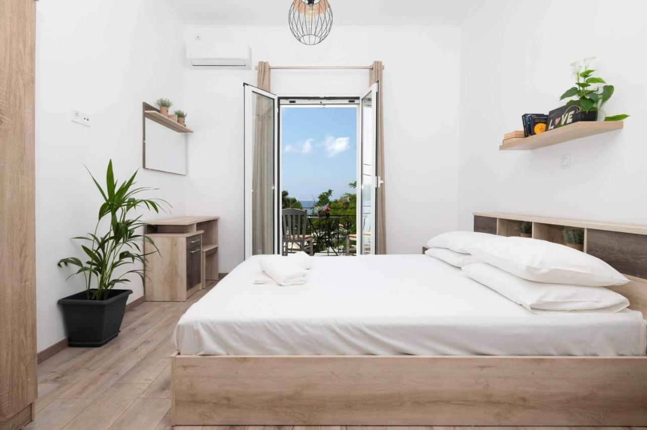 Apartmán Giorgos' House Gialova Exteriér fotografie